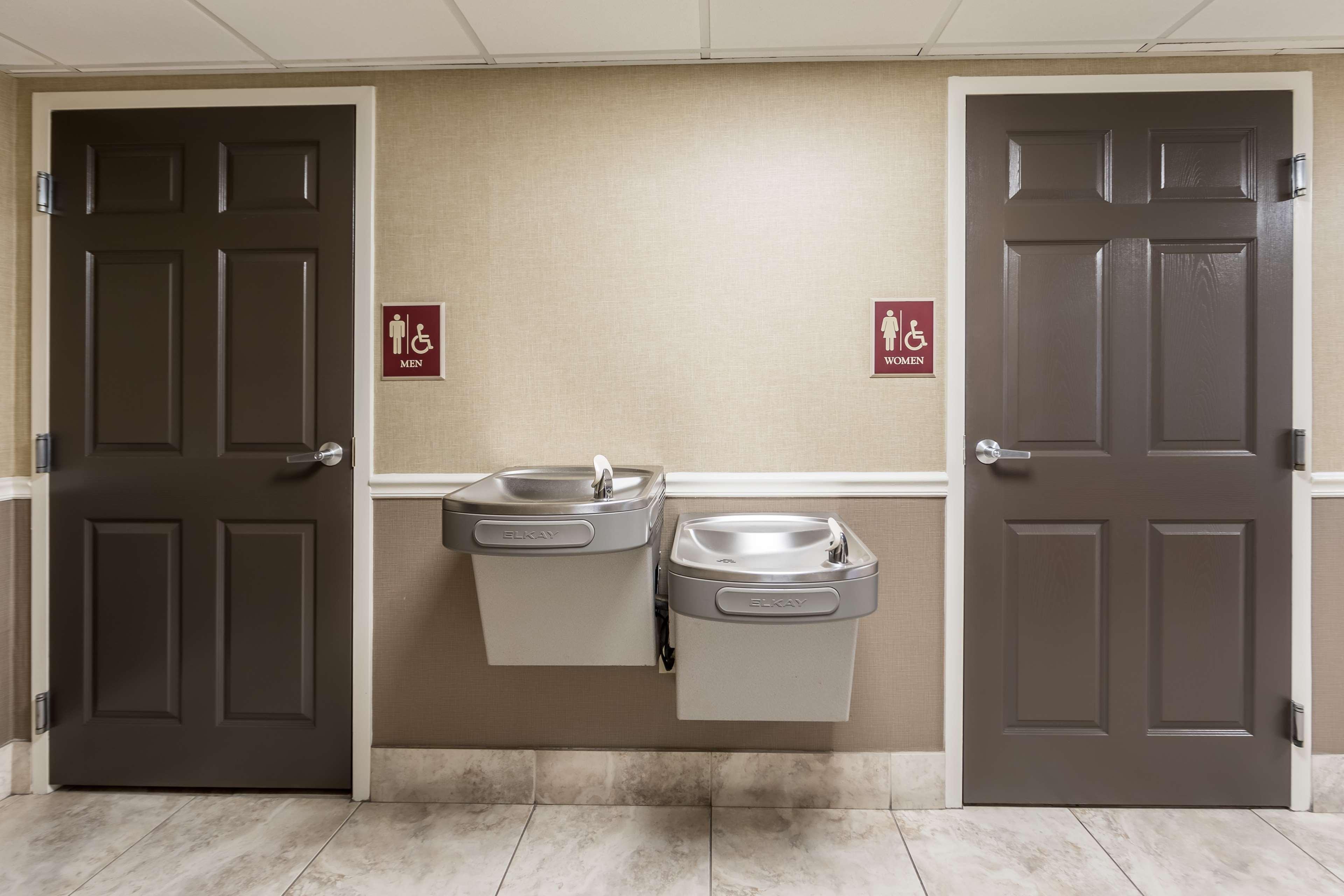 Best Western Plus Sebastian Hotel & Suites Exterior photo