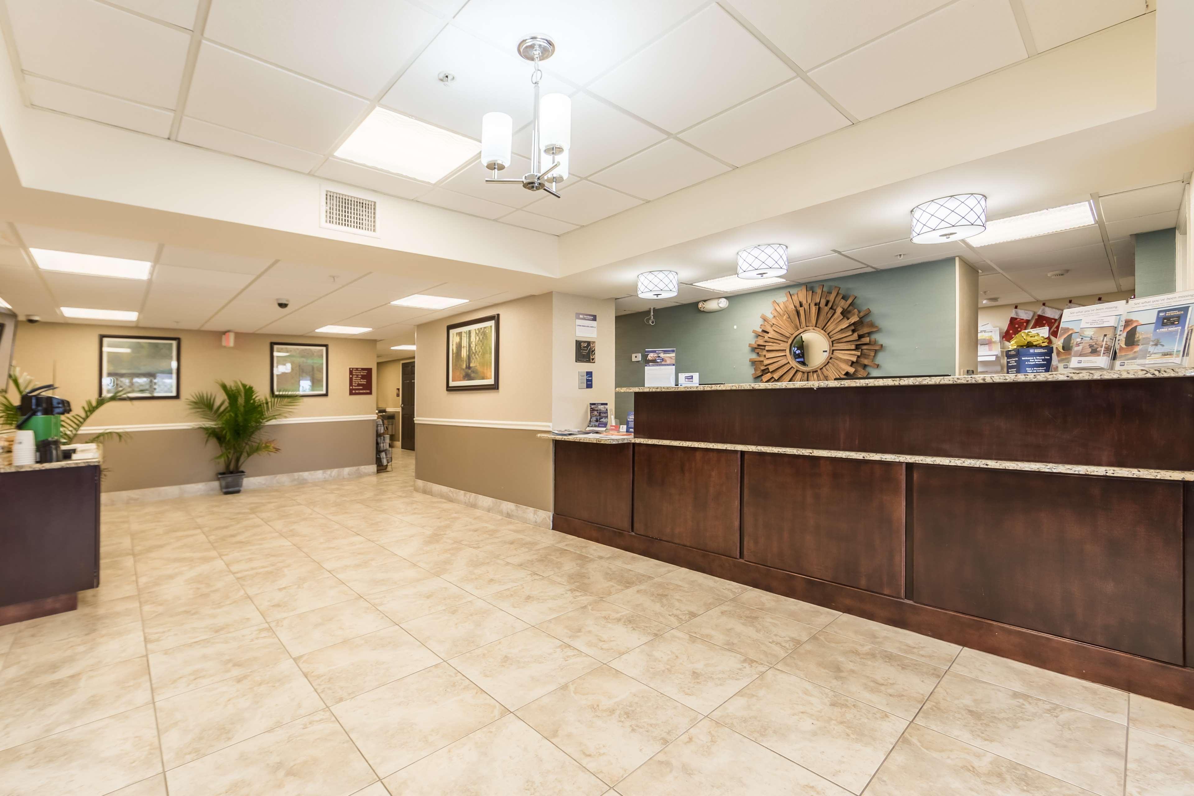 Best Western Plus Sebastian Hotel & Suites Exterior photo