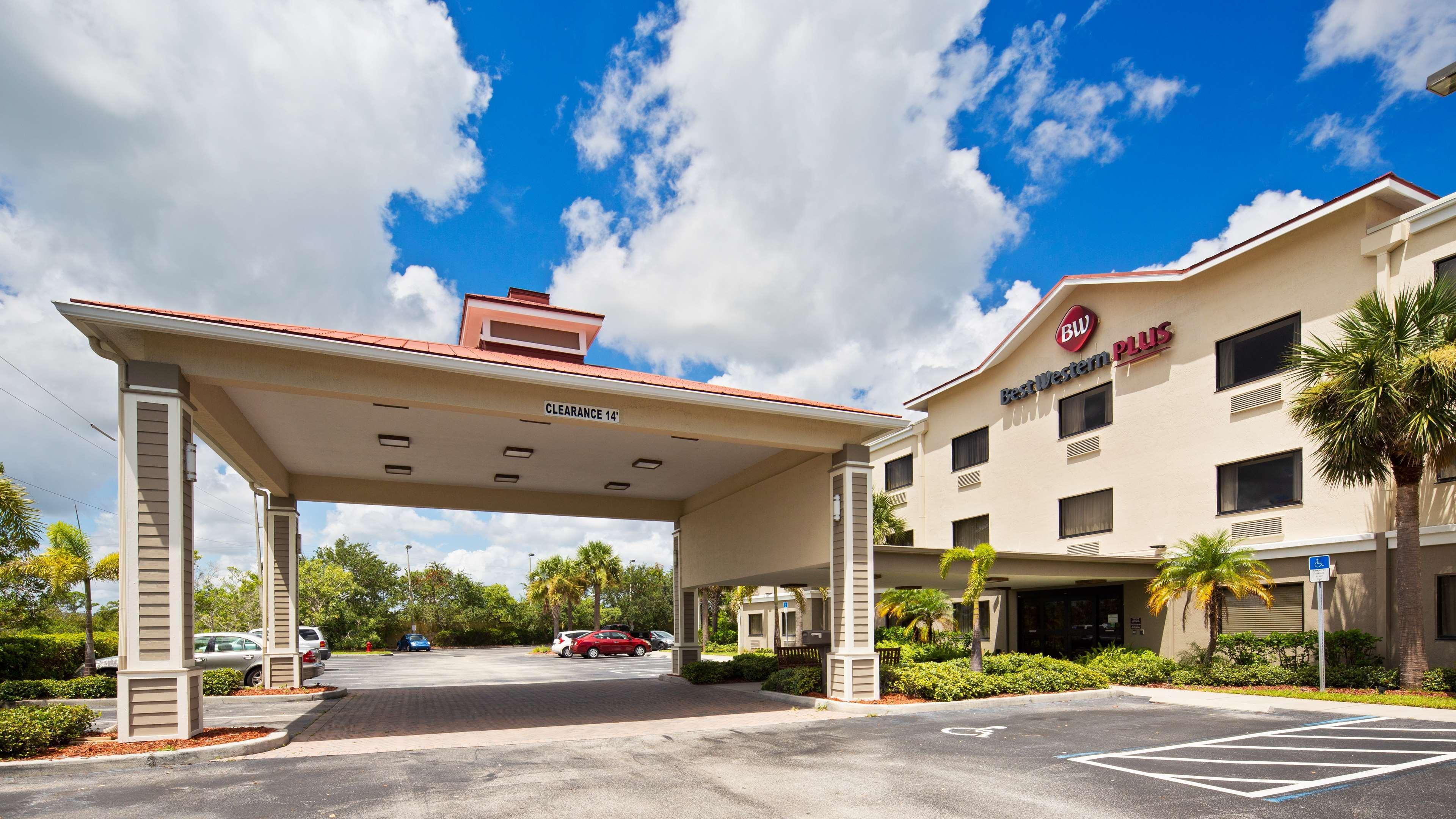 Best Western Plus Sebastian Hotel & Suites Exterior photo