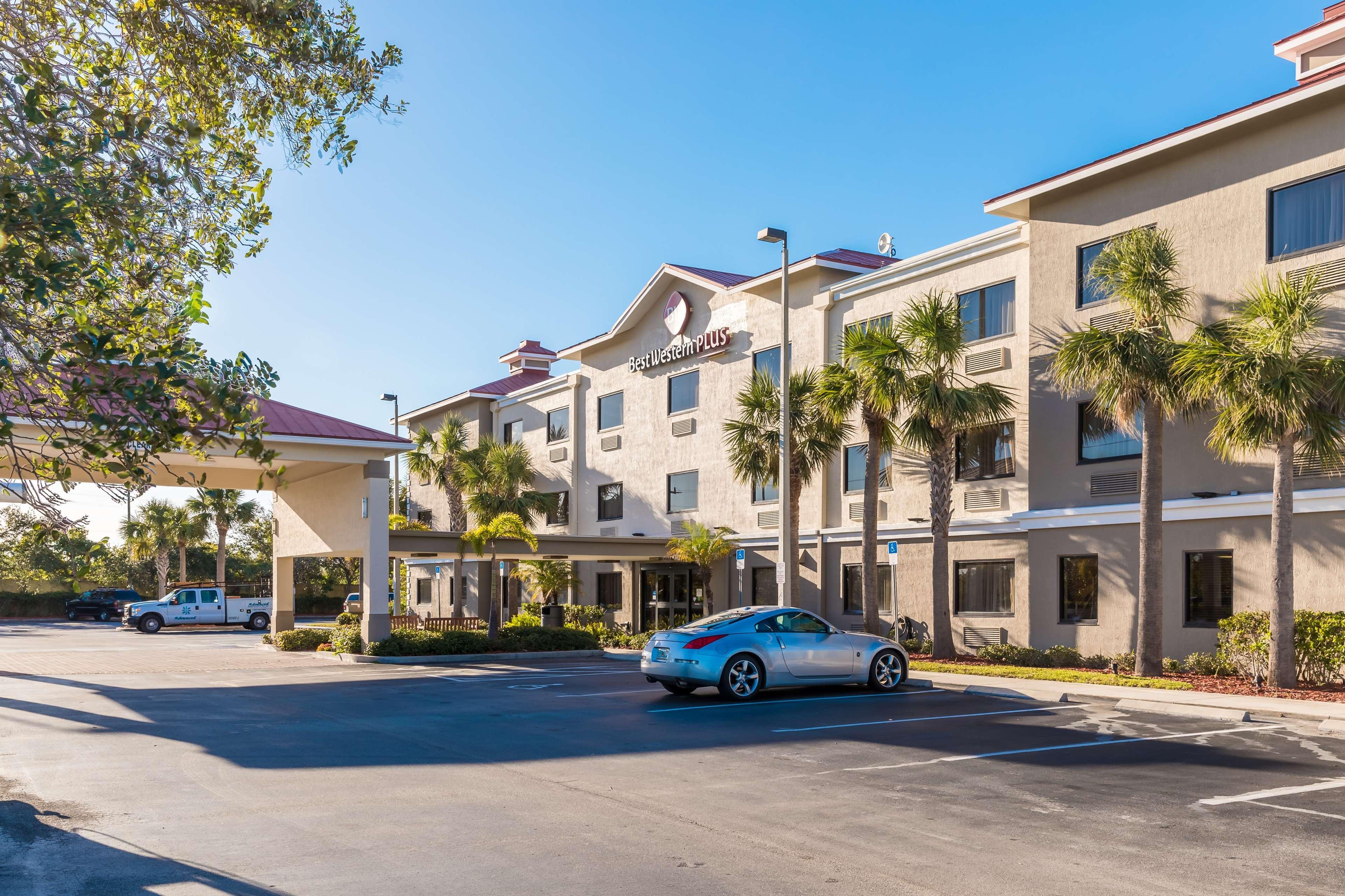Best Western Plus Sebastian Hotel & Suites Exterior photo