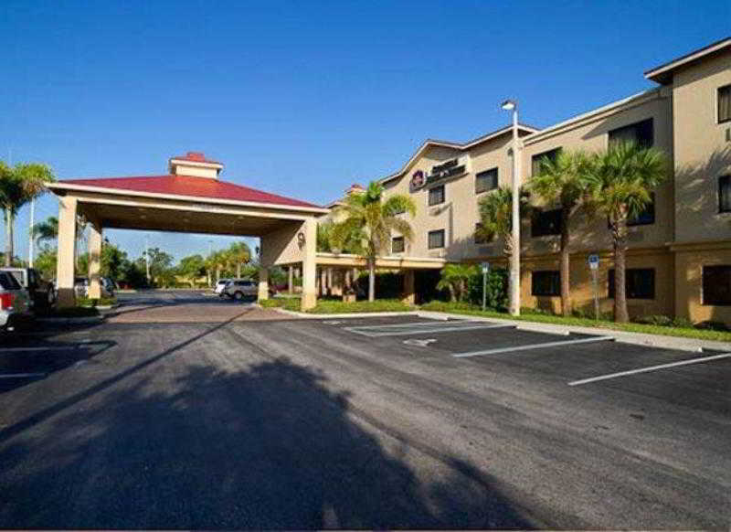 Best Western Plus Sebastian Hotel & Suites Exterior photo