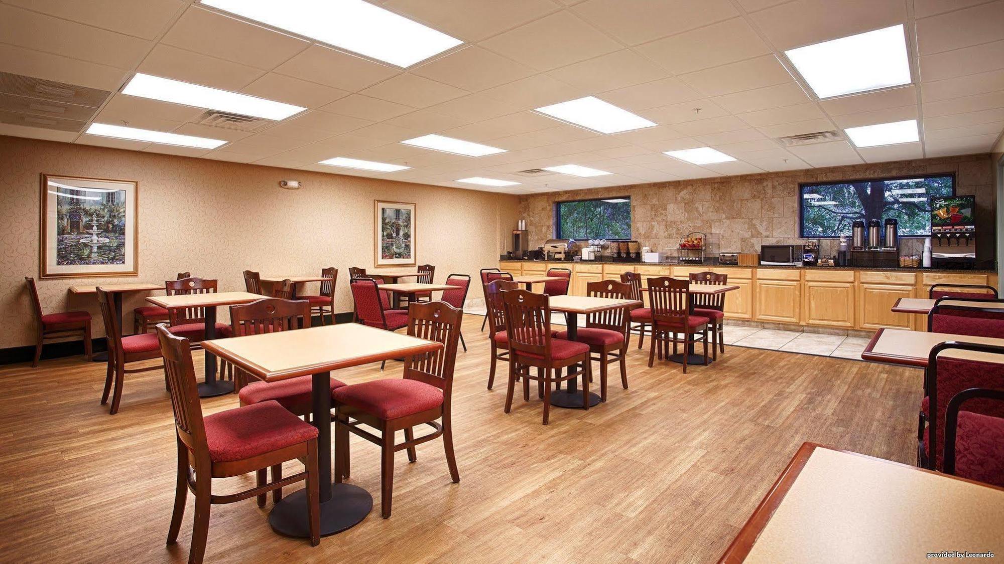 Best Western Plus Sebastian Hotel & Suites Exterior photo